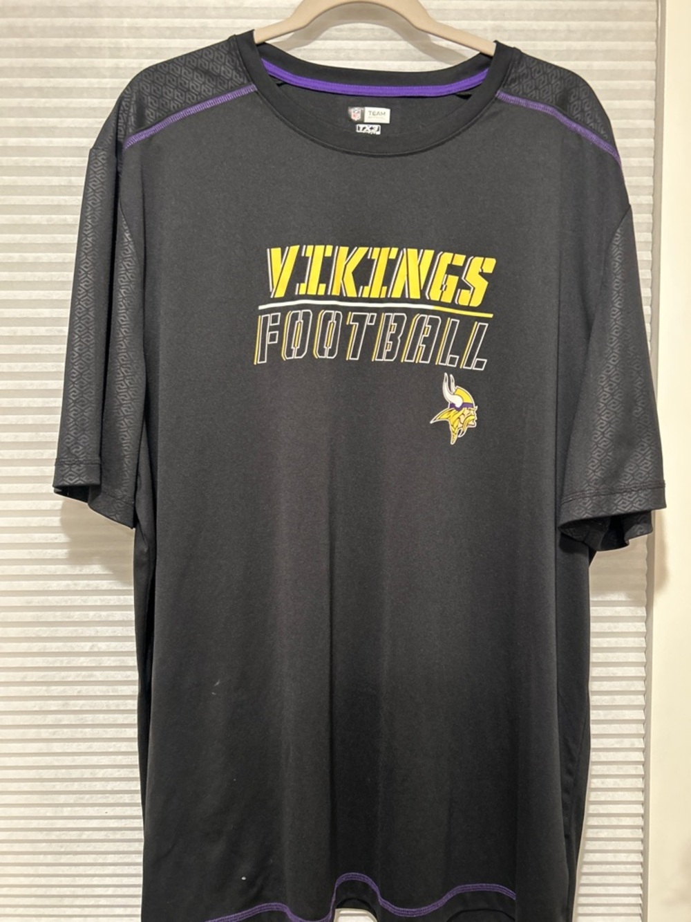official NFL Team Apparel Minnesota Vikings size 3XL performance t-shirt